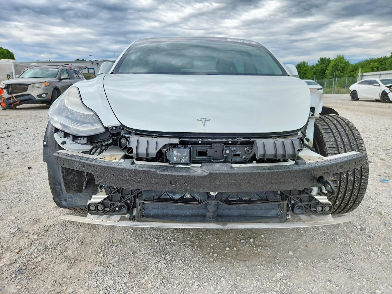 2019 Tesla Model 3 - Фото 5