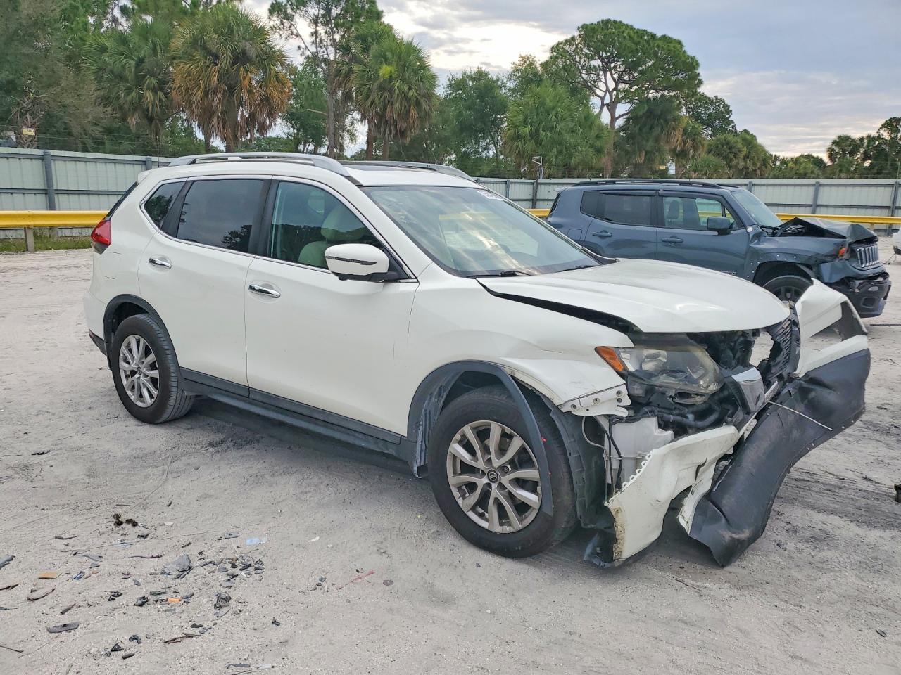 2017 Nissan Rogue Sv - Фото 4