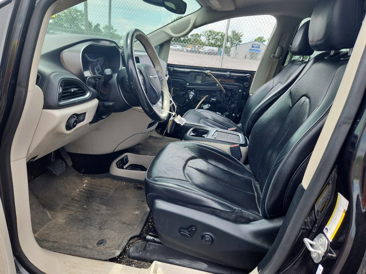 2019 Chrysler Pacifica Limited - Image 7