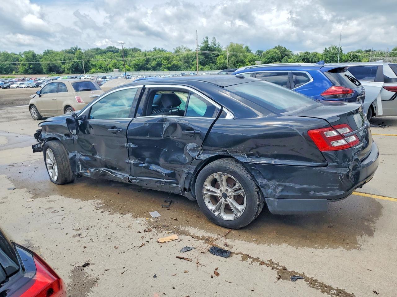 2015 Ford Taurus Sel - Фото 2