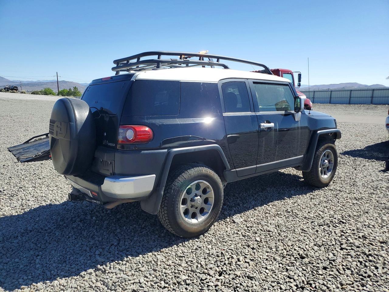 2013 Toyota Fj Cruiser Base - Фото 3