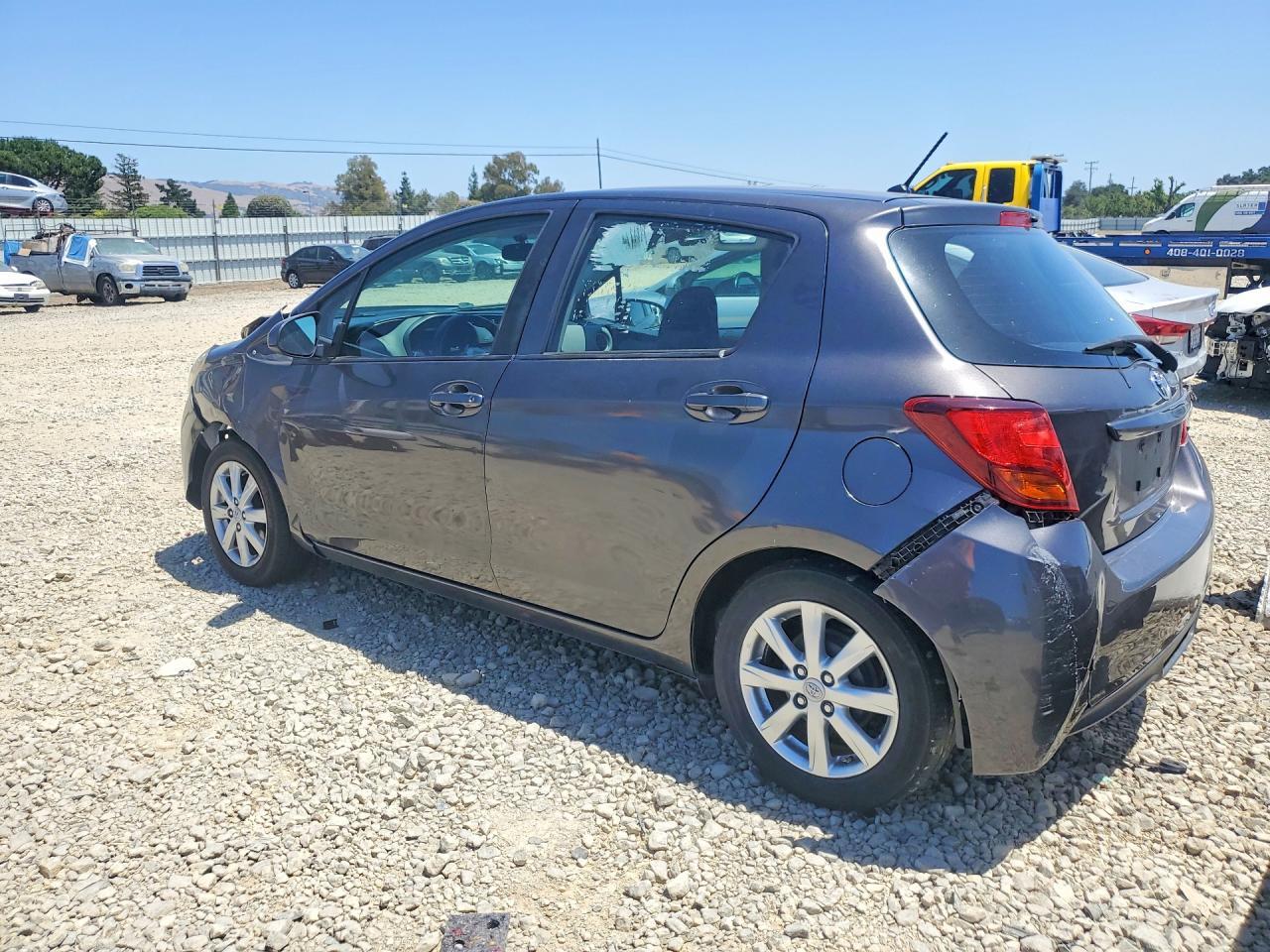 2015 Toyota Yaris 5-Door Le - Image 2