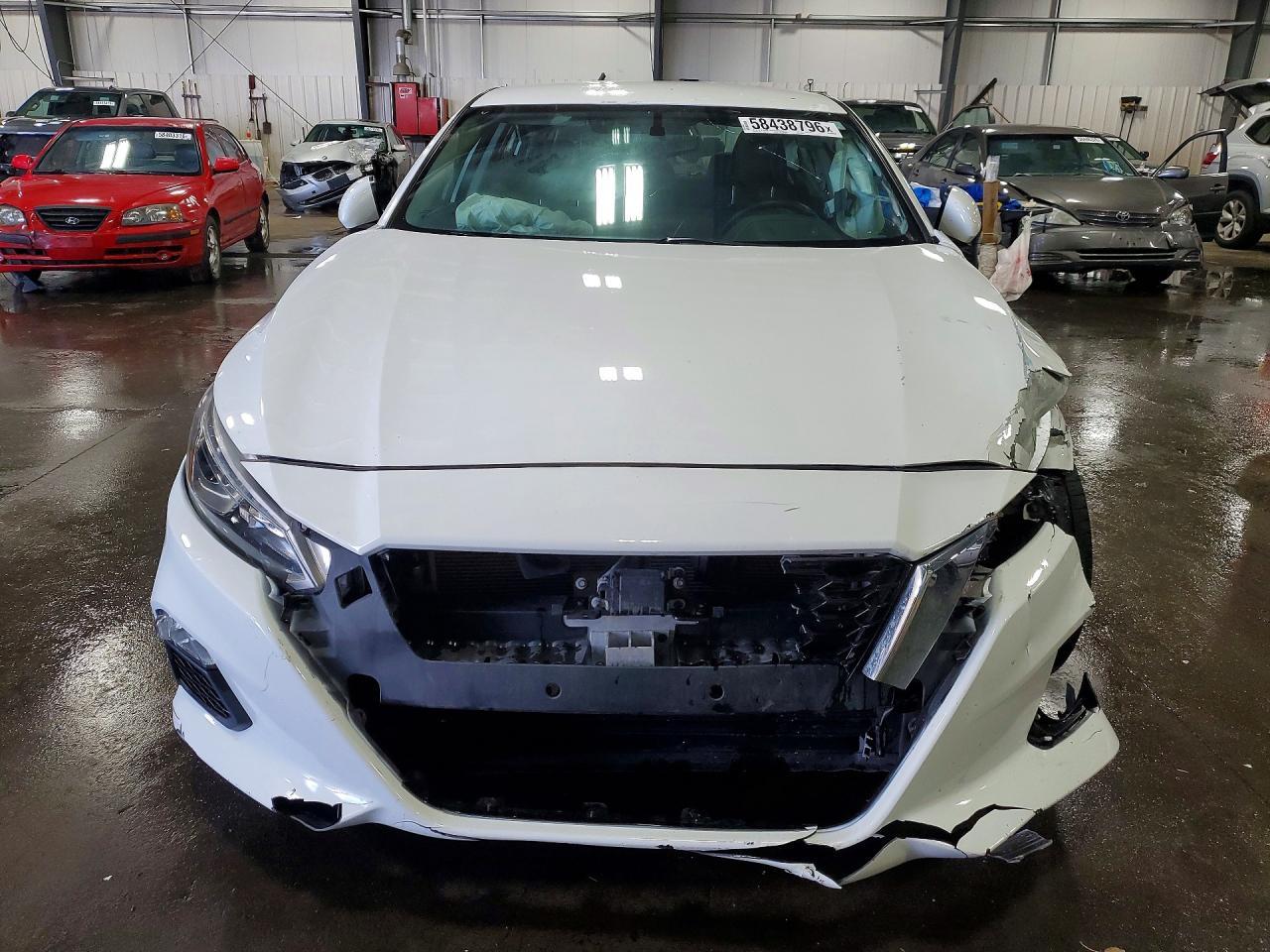 2020 Nissan Altima S - Фото 5