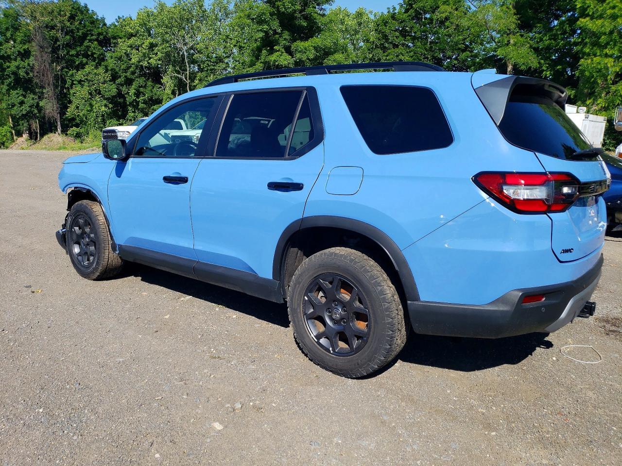 2025 Honda Pilot Trailsport - Image 2