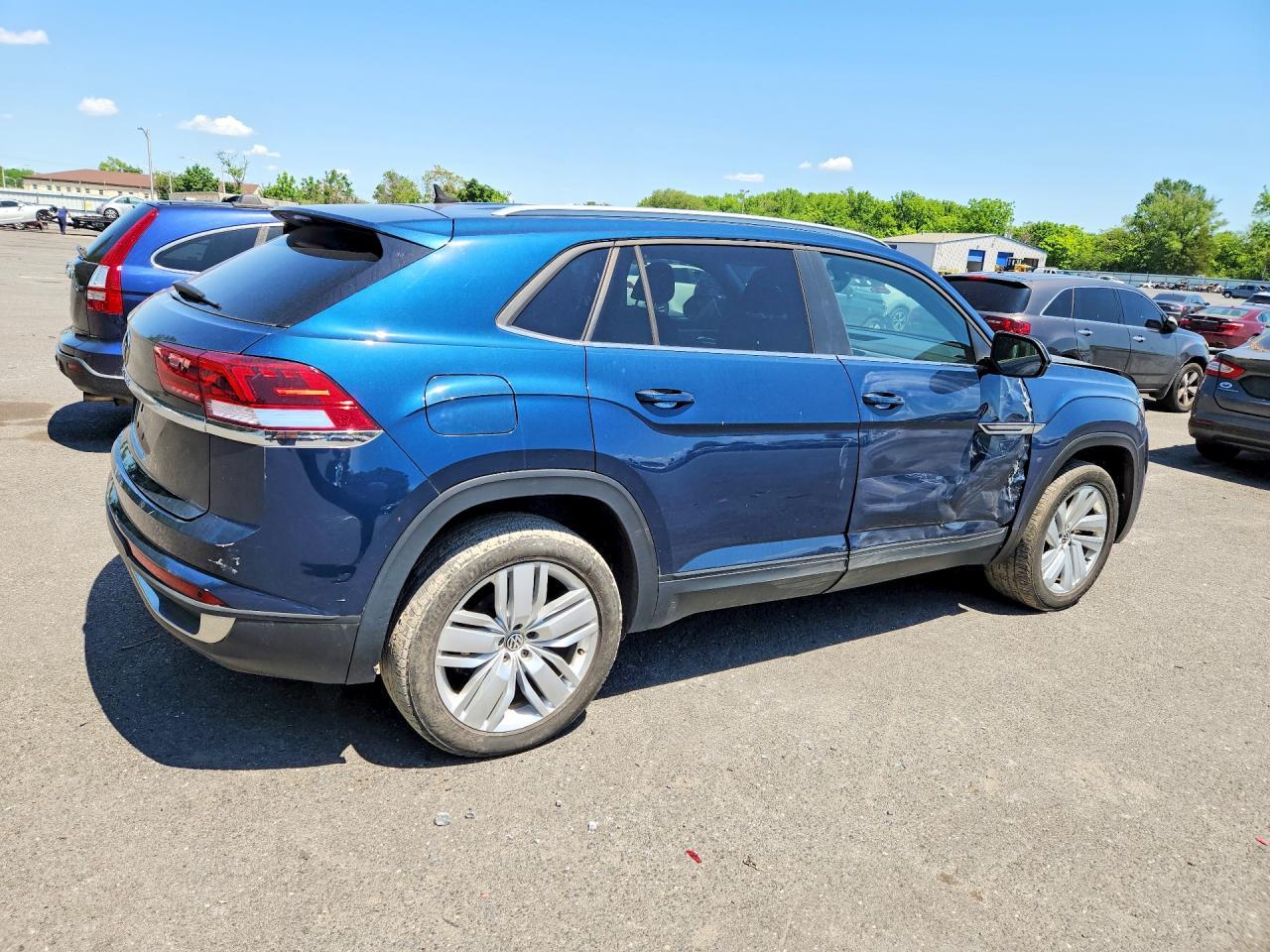 2020 Volkswagen Atlas Cross Sport Se - Image 3