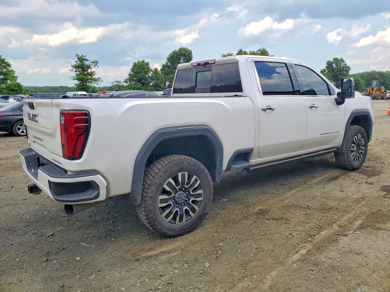 2024 GMC Sierra K3500 Denali Ultimate - Фото 3