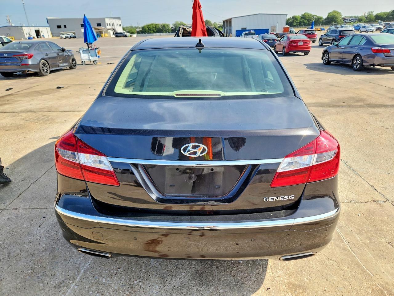 2013 Hyundai Genesis 3.8L - Image 6