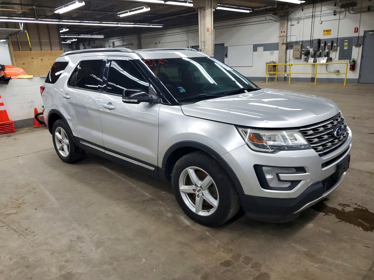 2016 Ford Explorer Xlt - Фото 4