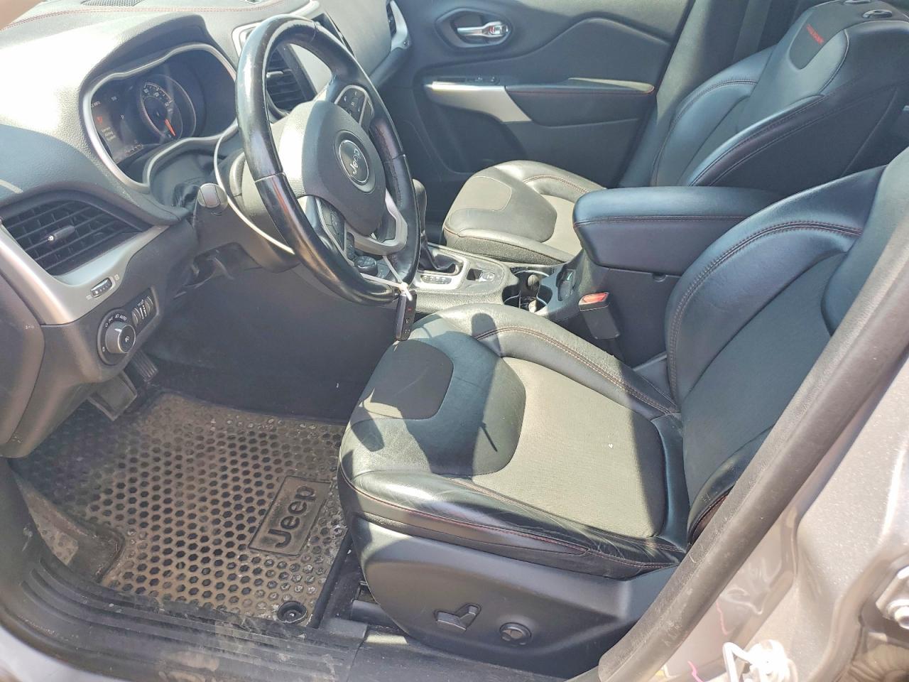 2018 Jeep Cherokee Trailhawk - Image 7