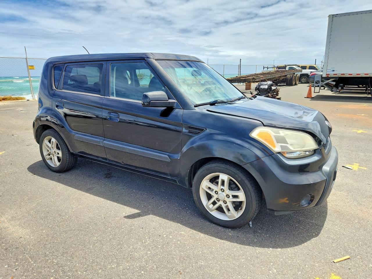 2010 Kia Soul + - Image 4
