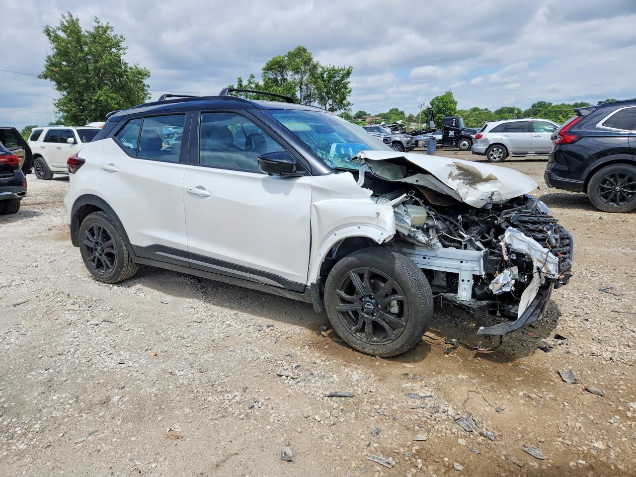 2024 Nissan Kicks Sr - Фото 4