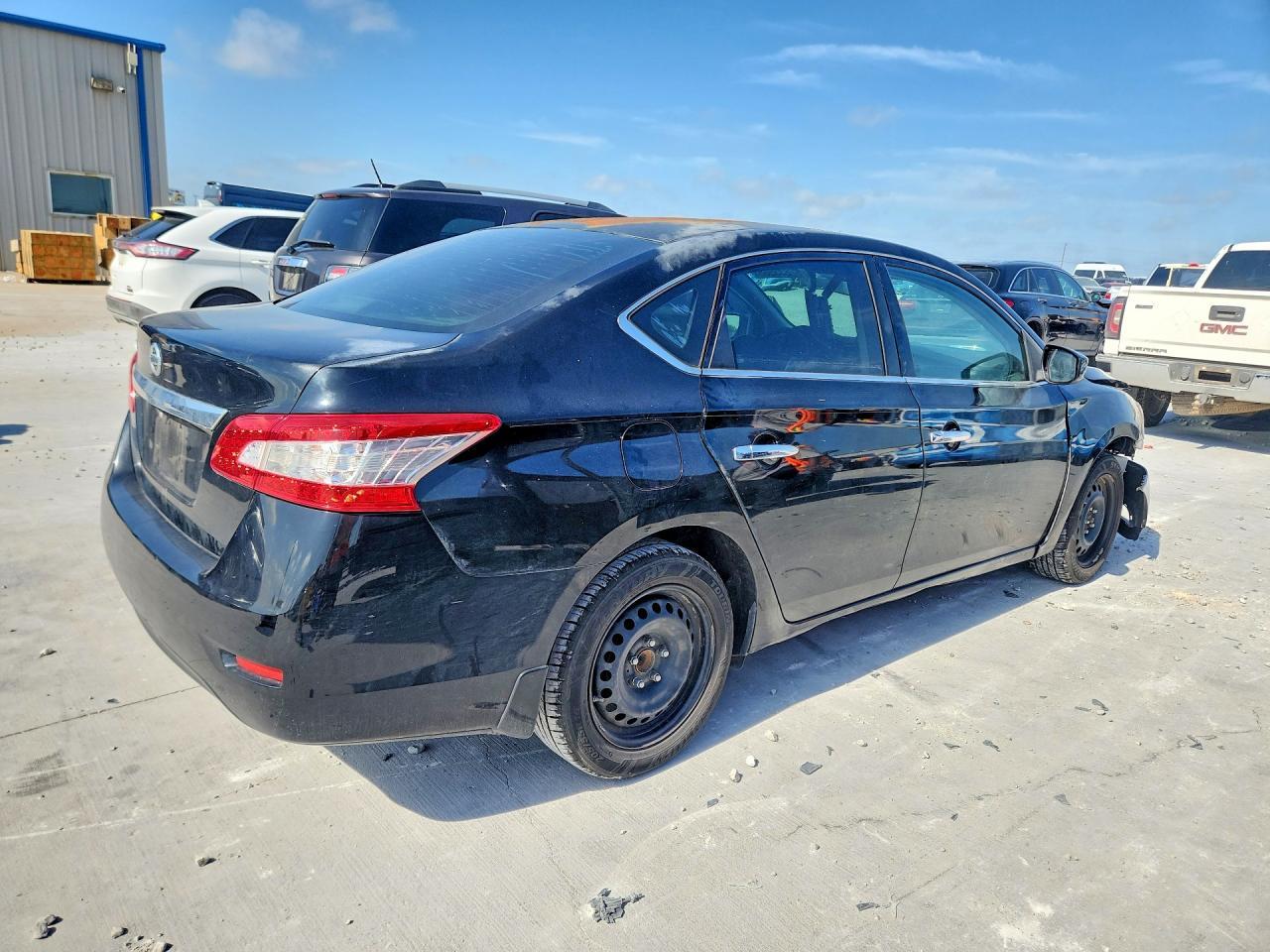 2015 Nissan Sentra S - Фото 3