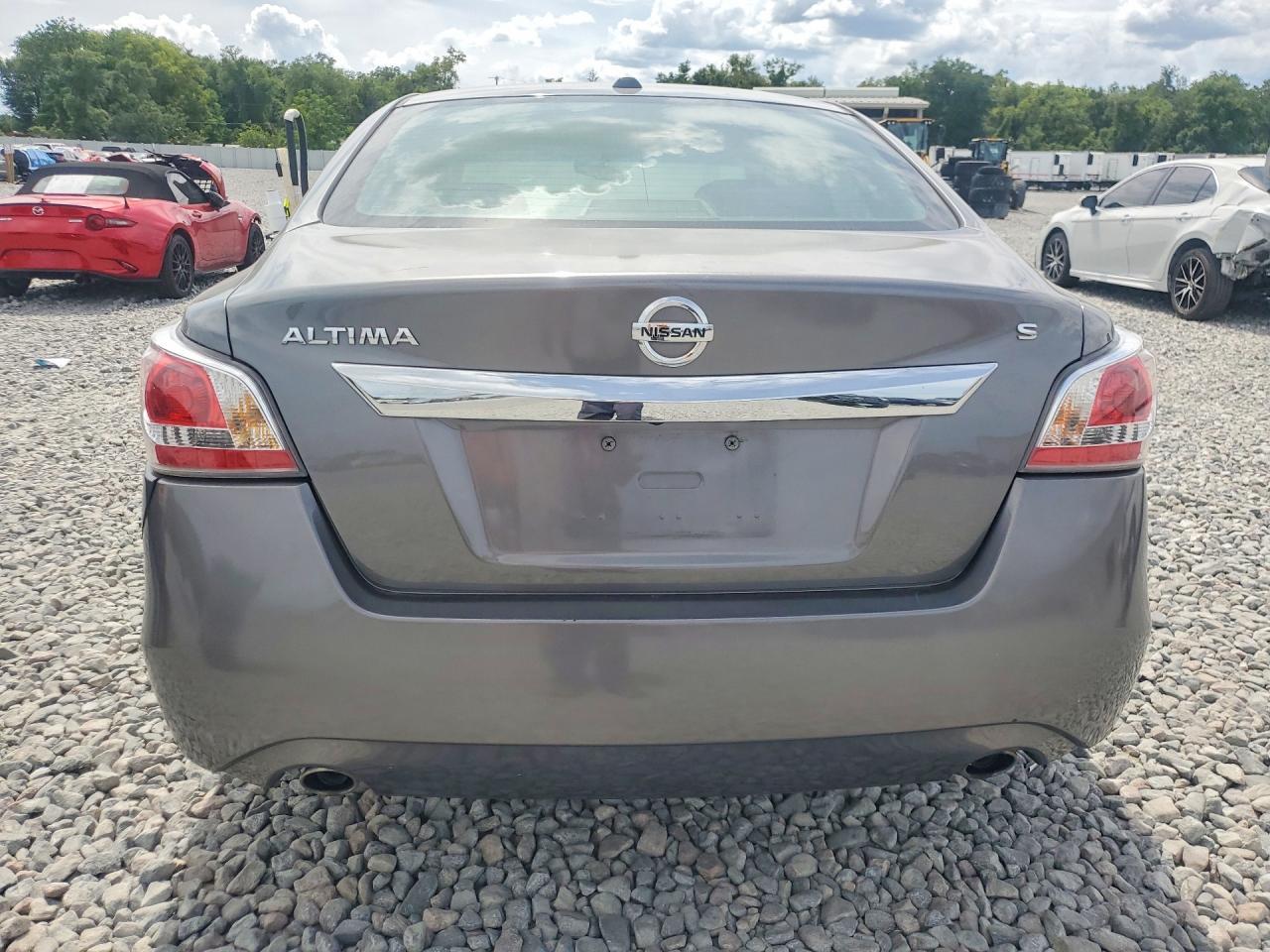 2015 Nissan Altima 2.5 S - Image 6