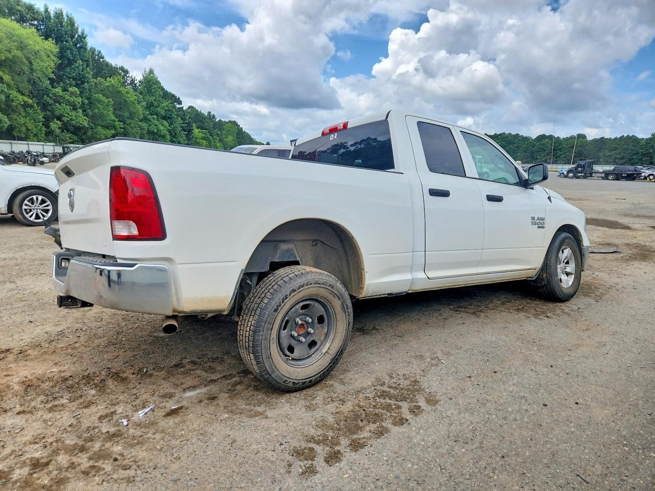 2019 Ram 1500 Classic Tradesman - Image 3