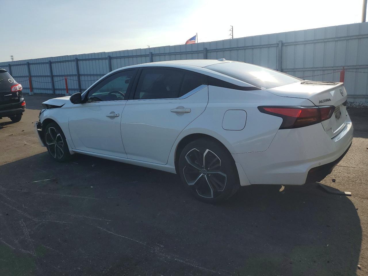 2024 Nissan Altima Sr - Фото 2