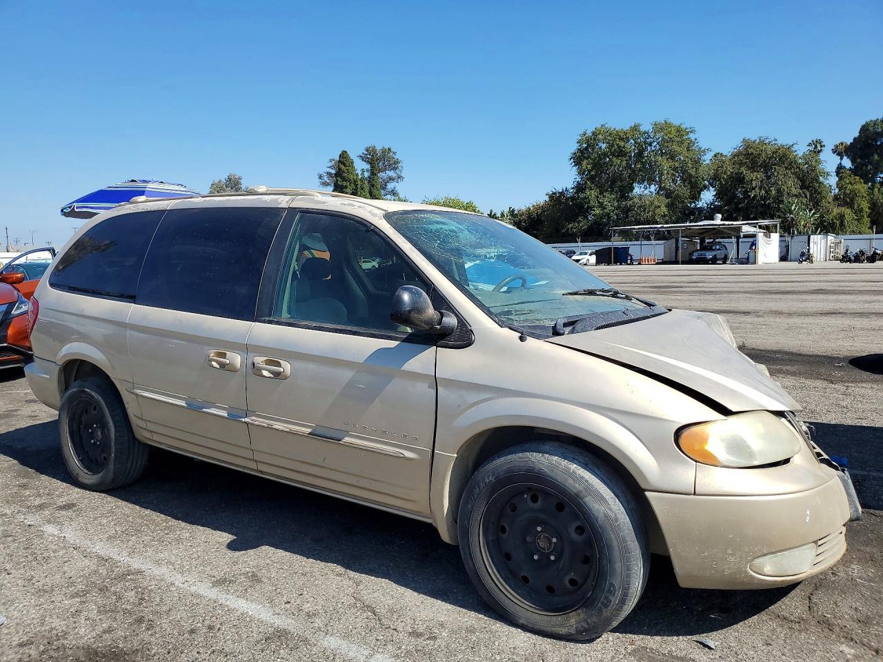 2001 Chrysler Town & Country Limited - Фото 4