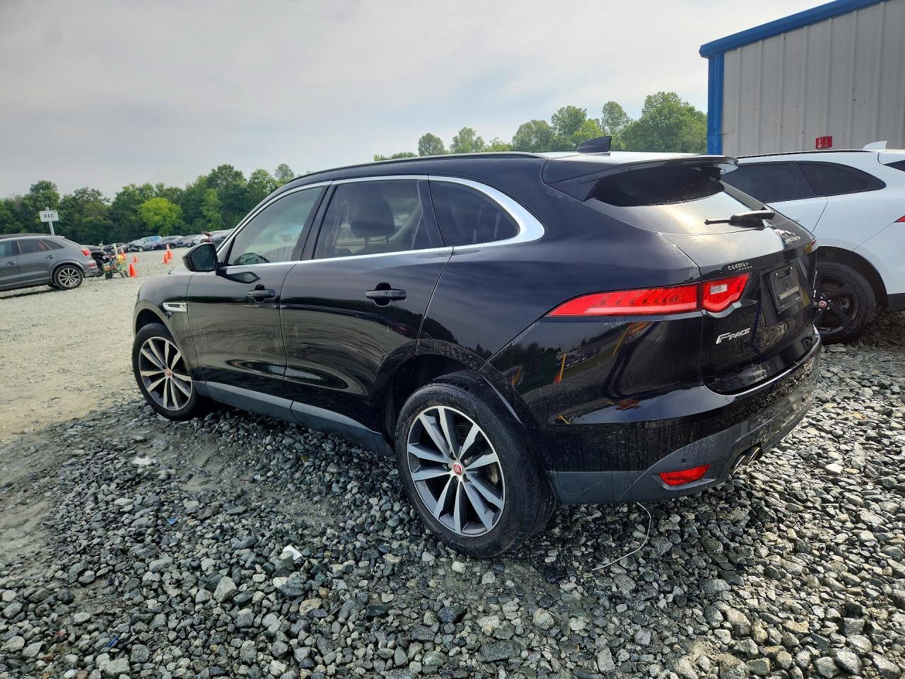 2018 Jaguar F-Pace Prestige - Image 2