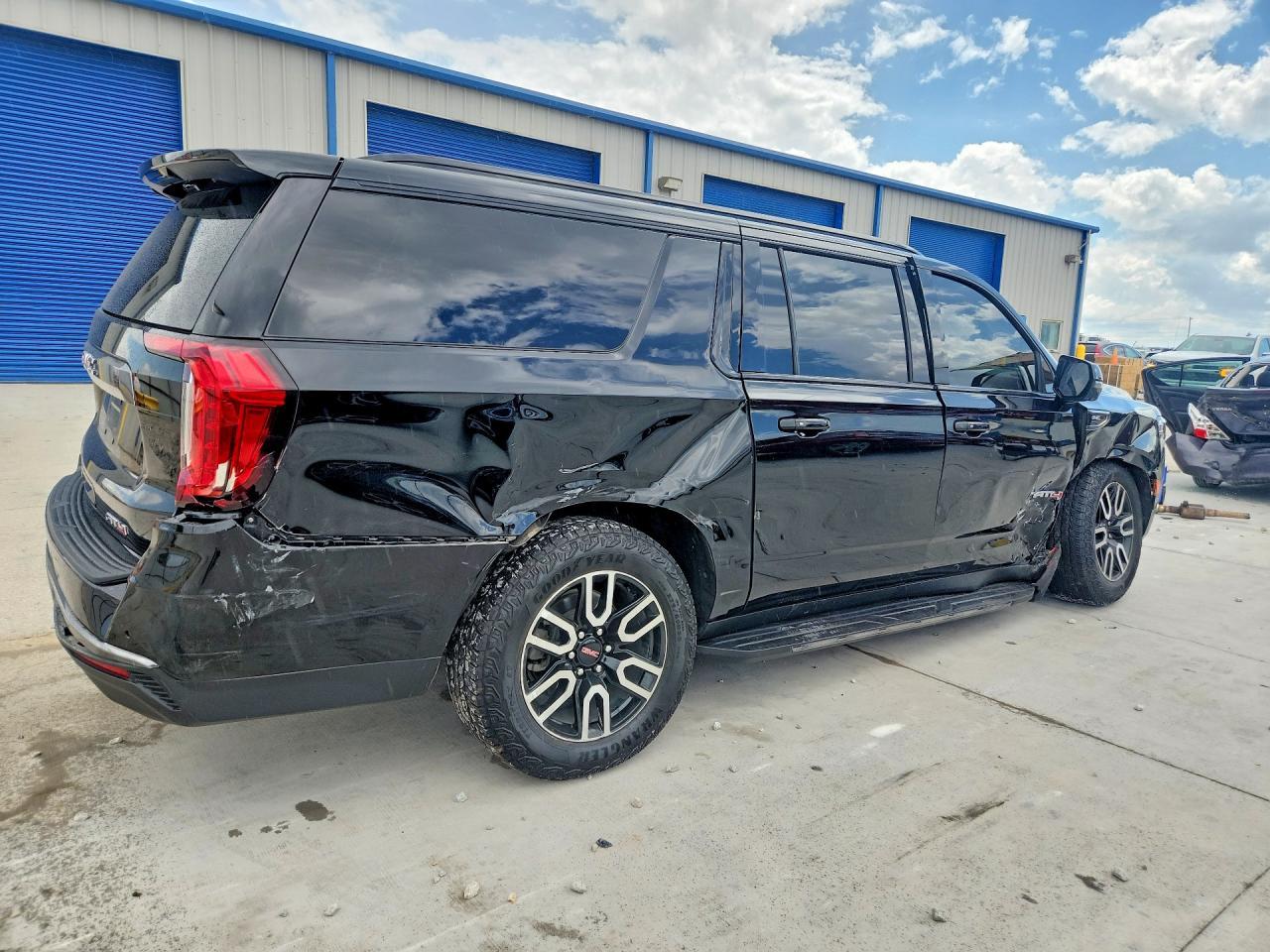 2024 GMC Yukon Xl K1500 At4 - Фото 3