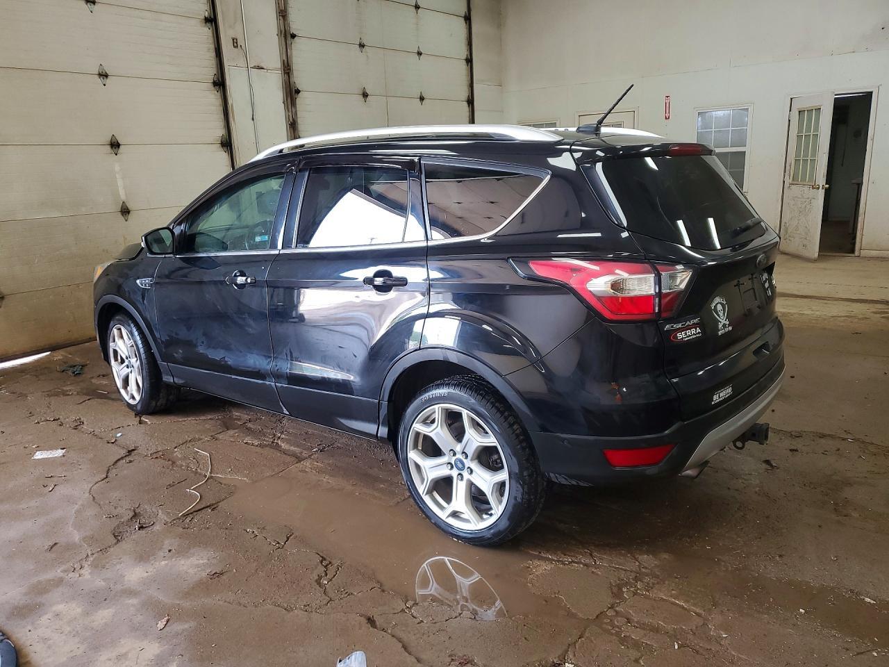 2017 Ford Escape Titanium - Фото 2
