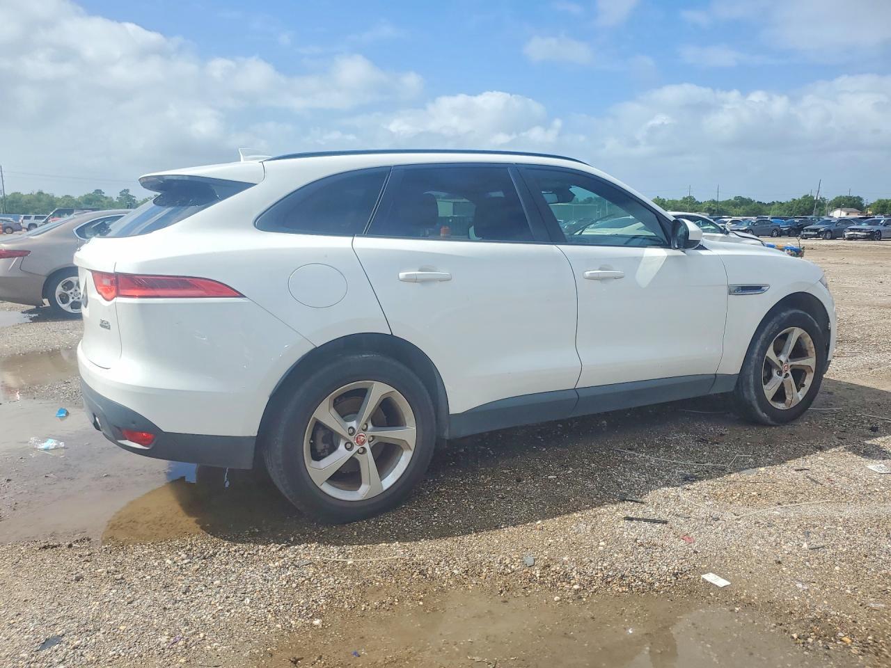 2017 Jaguar F-Pace Premium - Фото 3