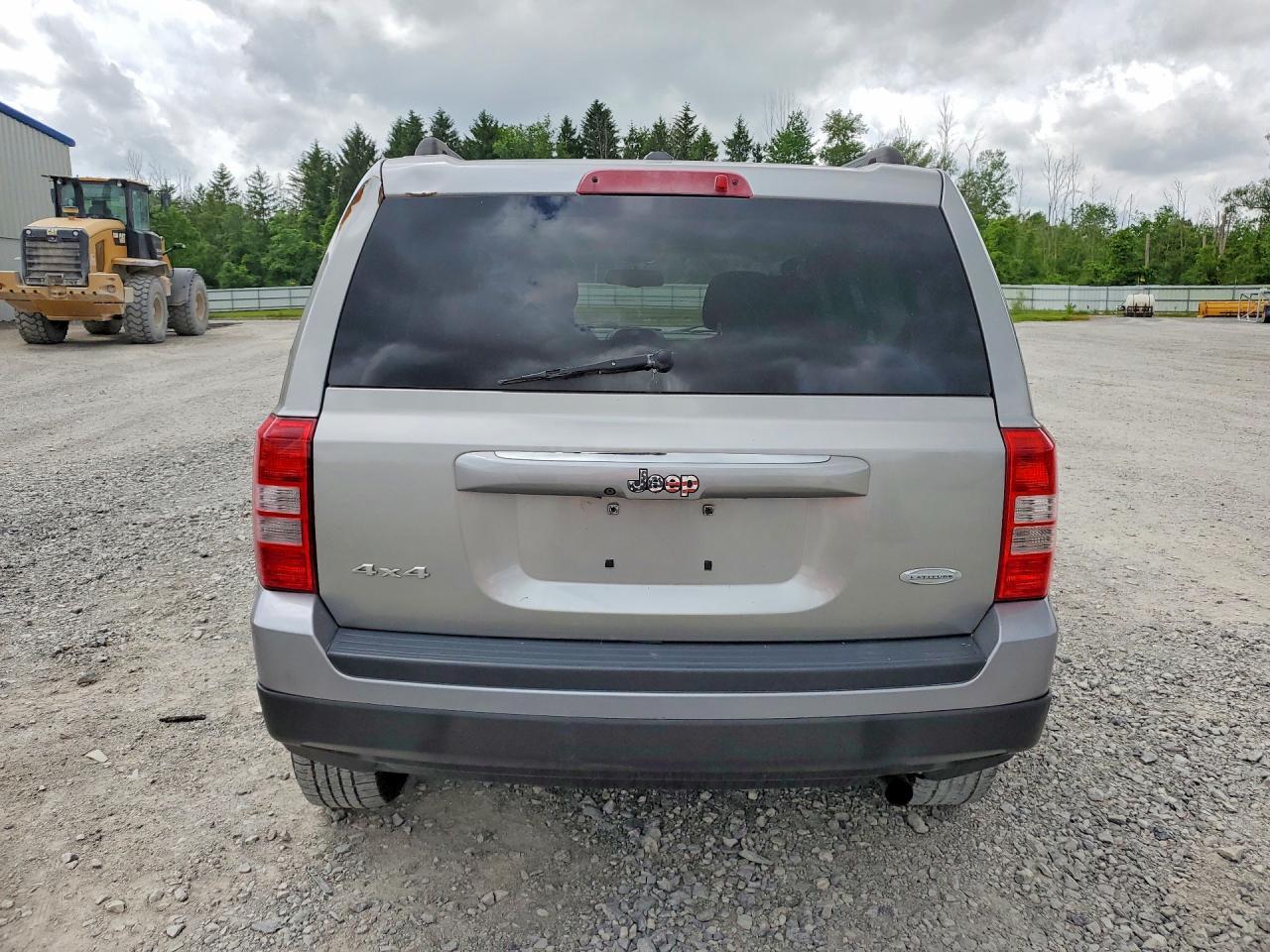 2016 Jeep Patriot Latitude - Image 6