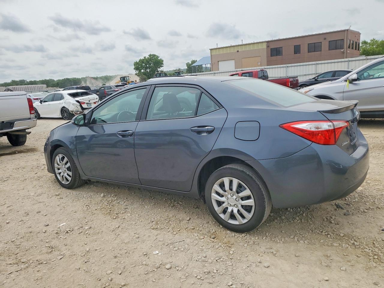2016 Toyota Corolla S - Фото 2