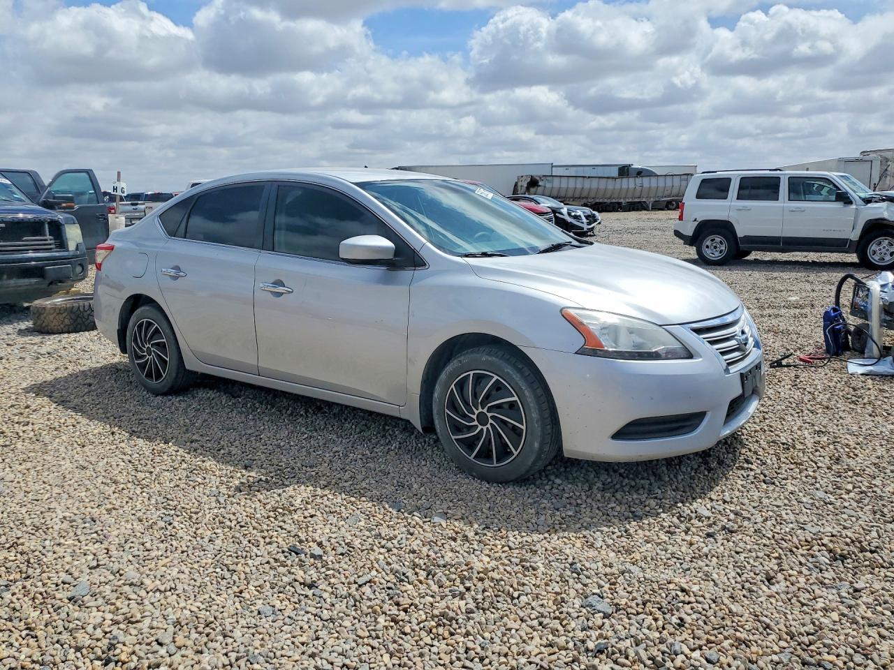 2013 Nissan Sentra S - Фото 4