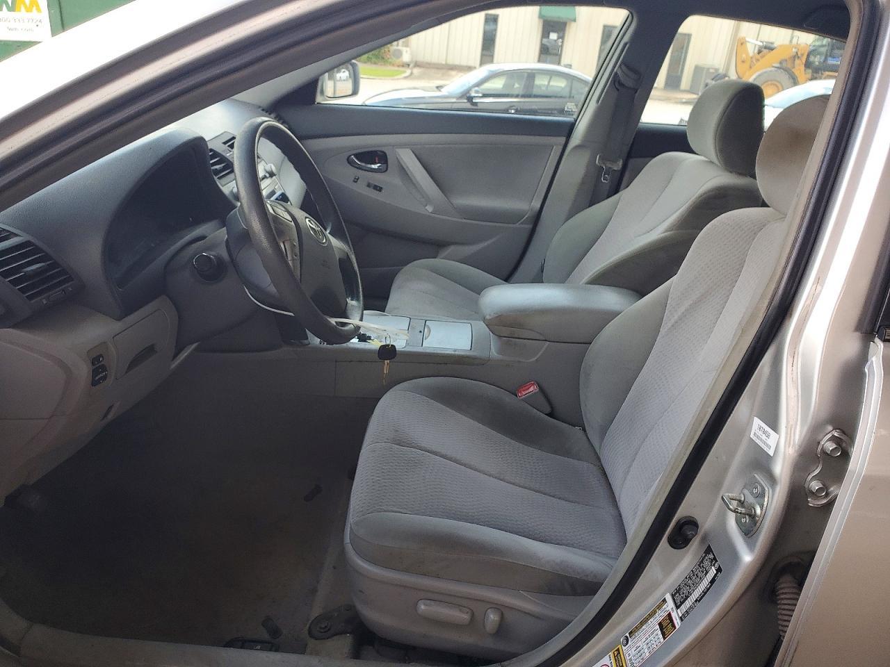 2010 Toyota Camry Le - Фото 7