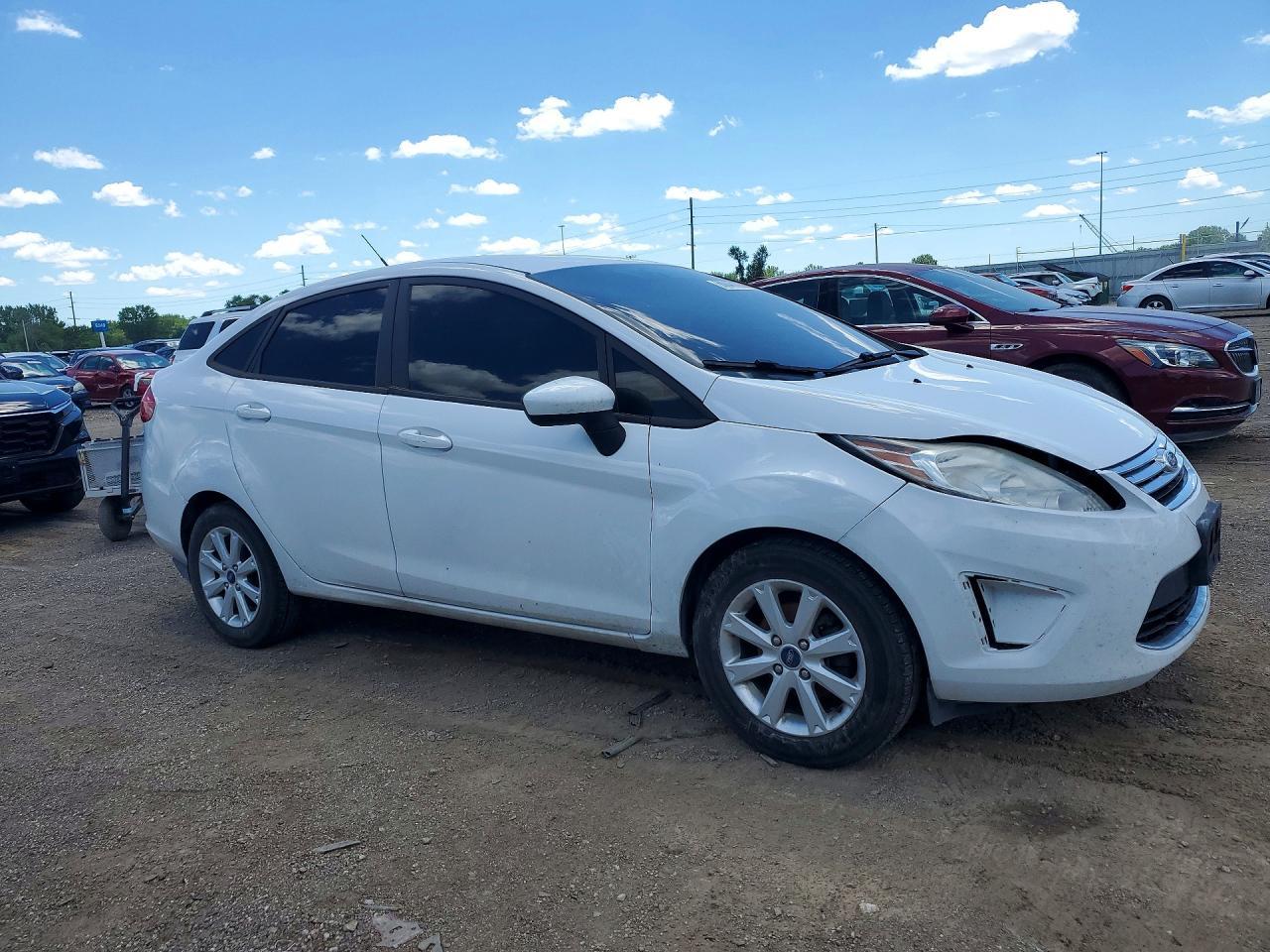 2012 Ford Fiesta Se - Фото 4