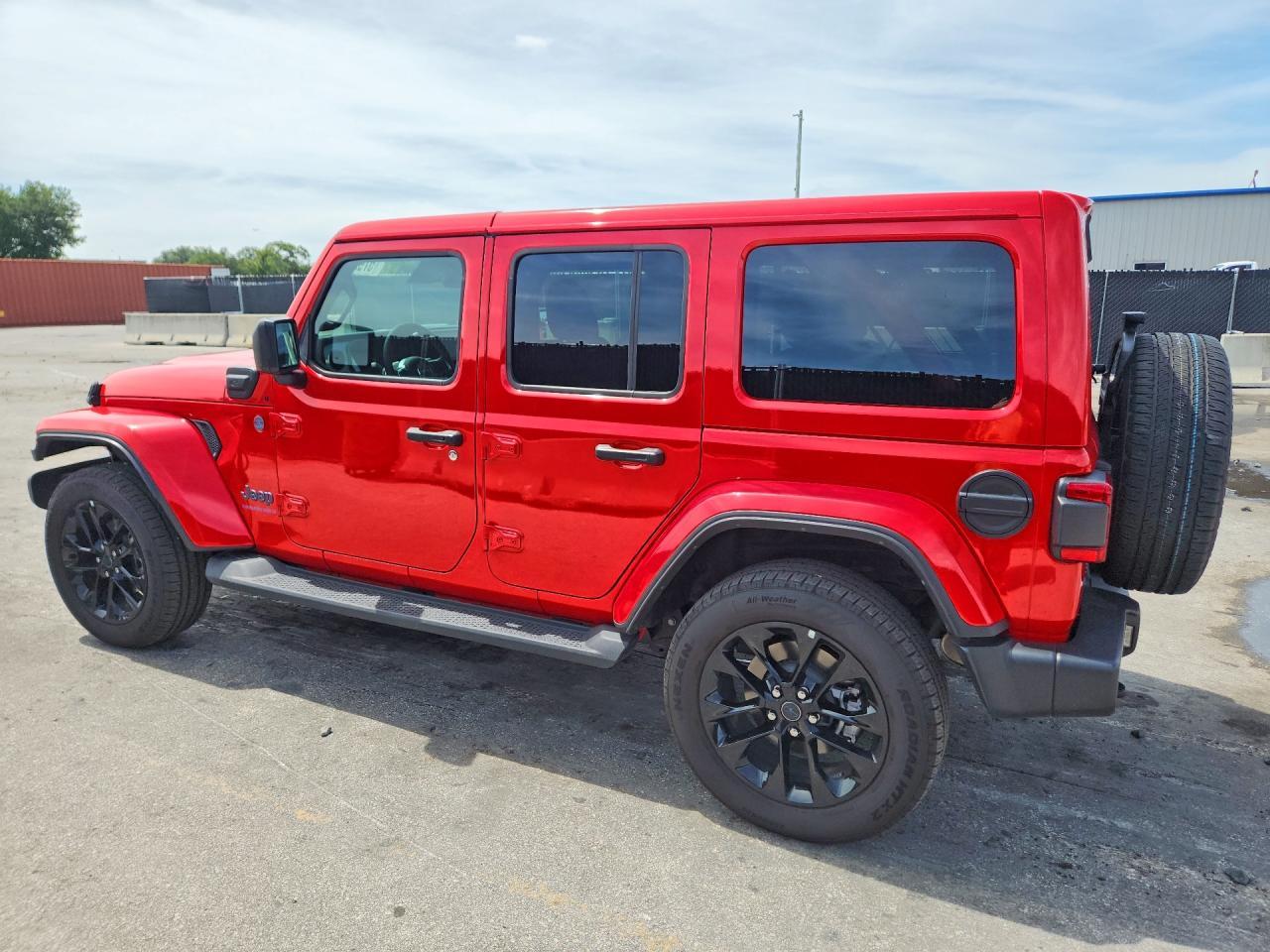 2025 Jeep Wrangler Sahara 4Xe - Фото 2
