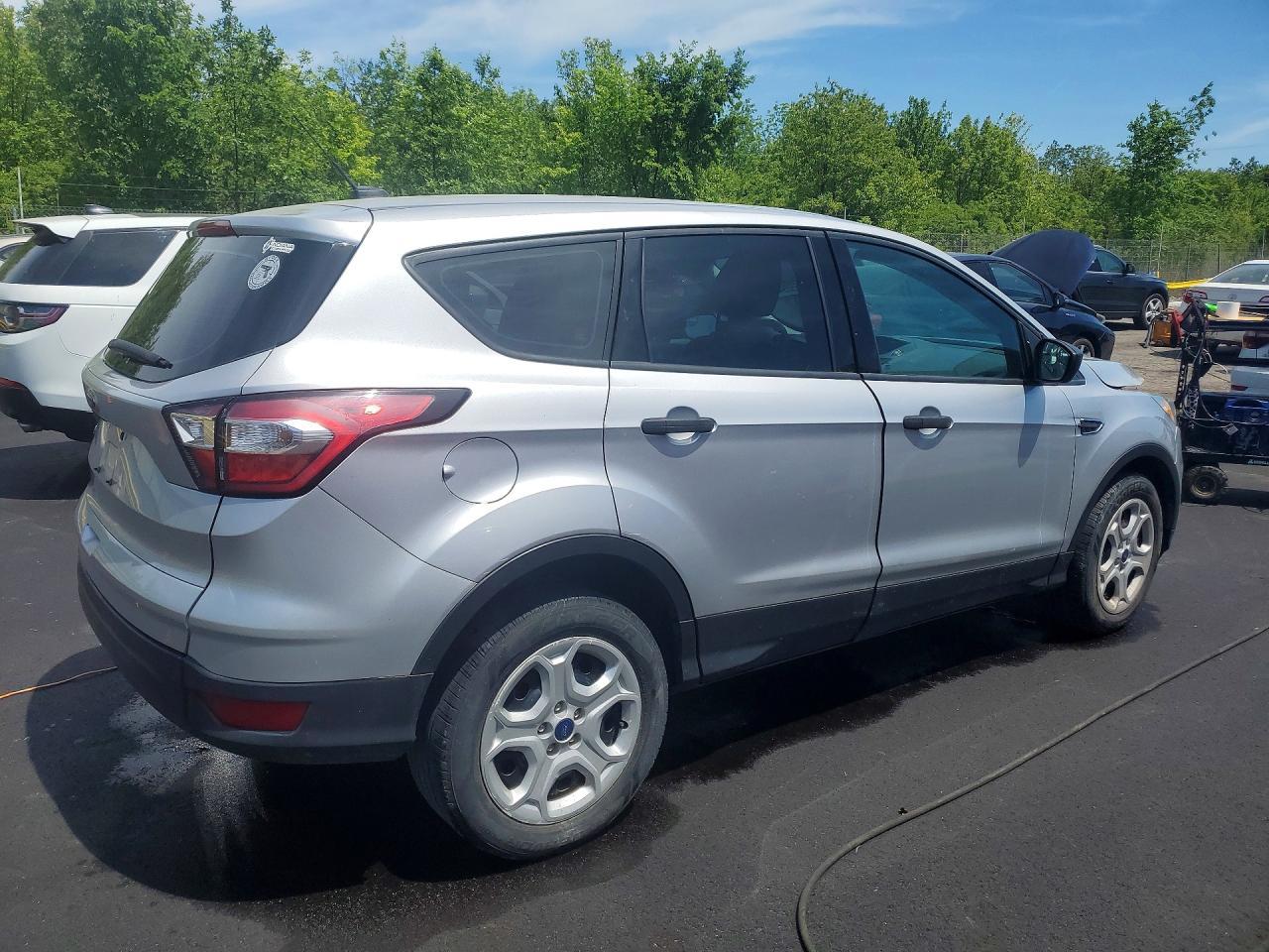 2017 Ford Escape S - Фото 3