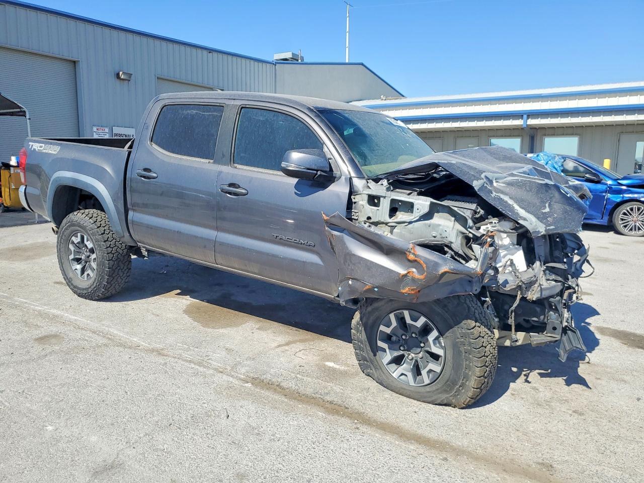 2017 Toyota Tacoma Double Cab - Фото 4