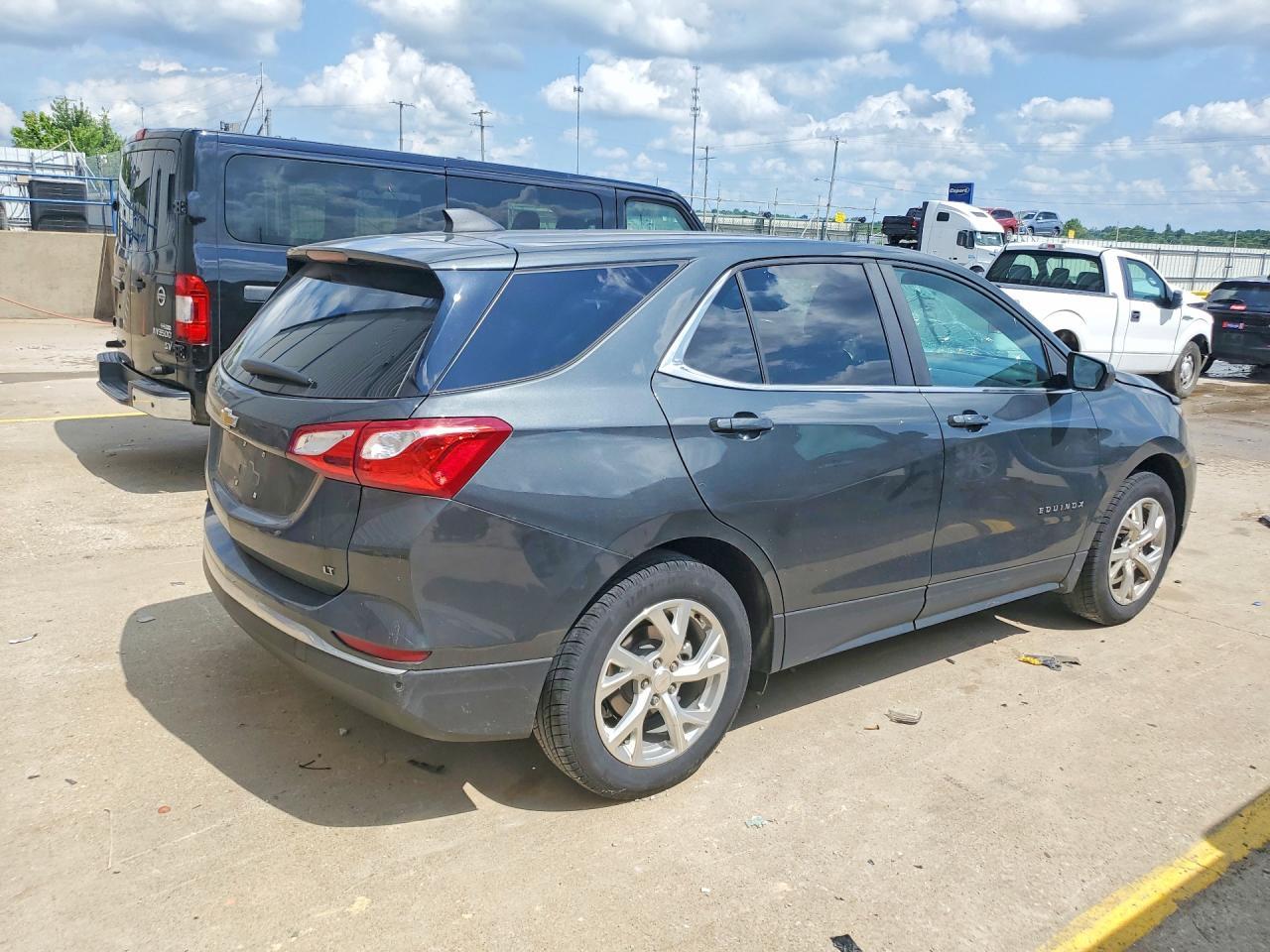 2021 Chevrolet Equinox Lt - Фото 3