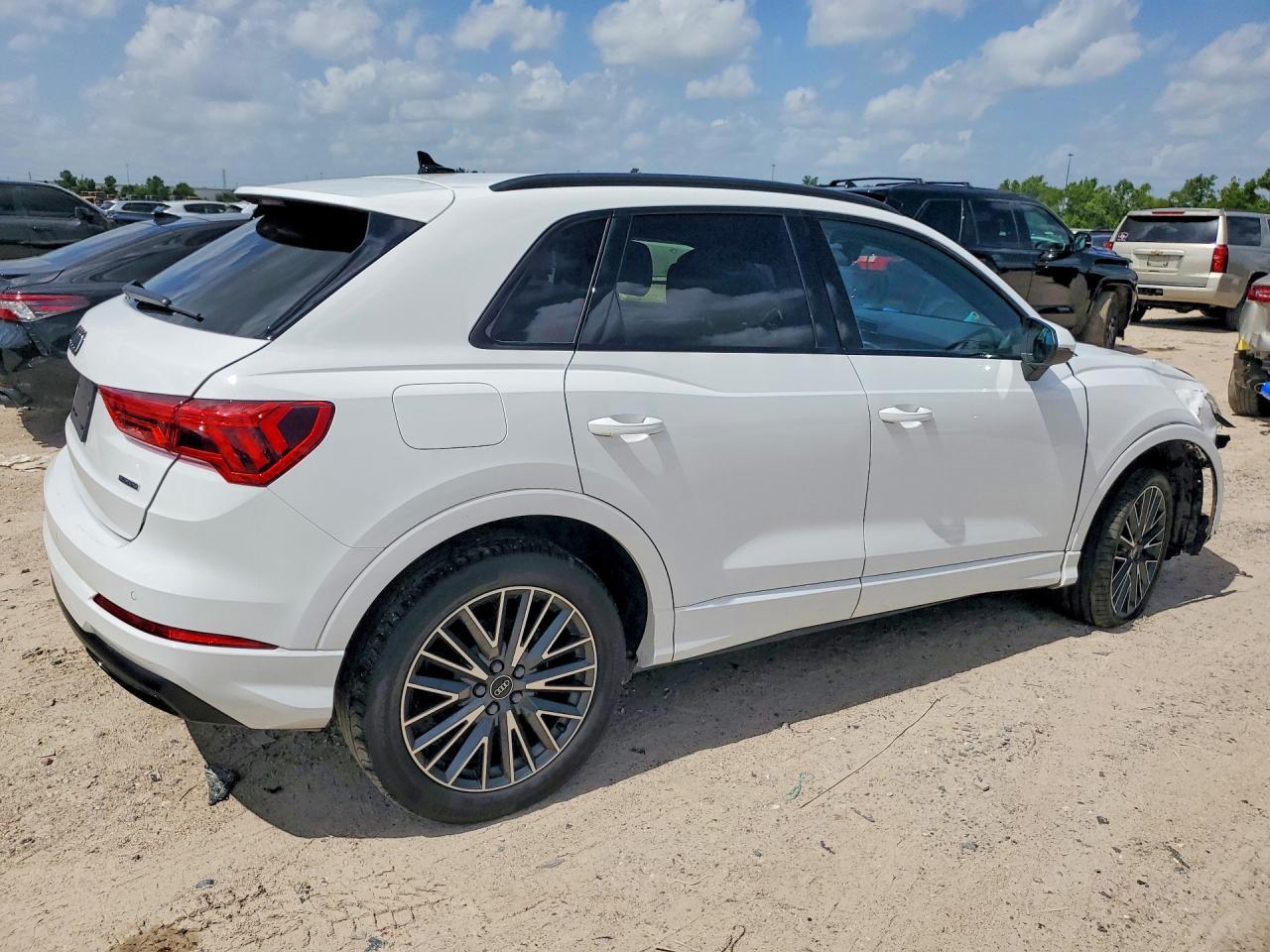 2024 Audi Q3 Premium 40 - Фото 3