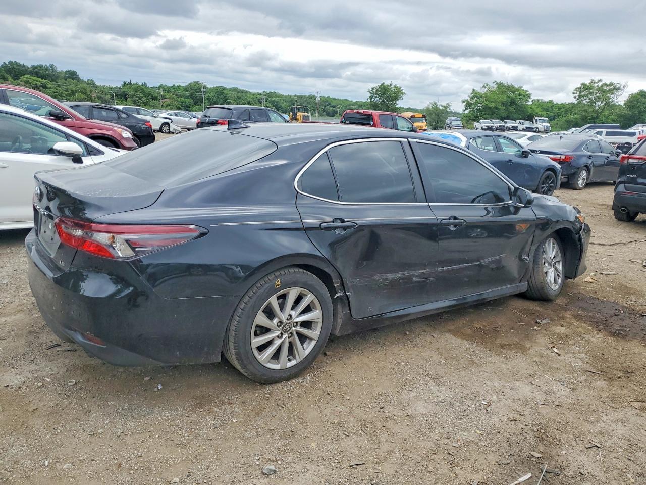 2023 Toyota Camry Le - Image 3
