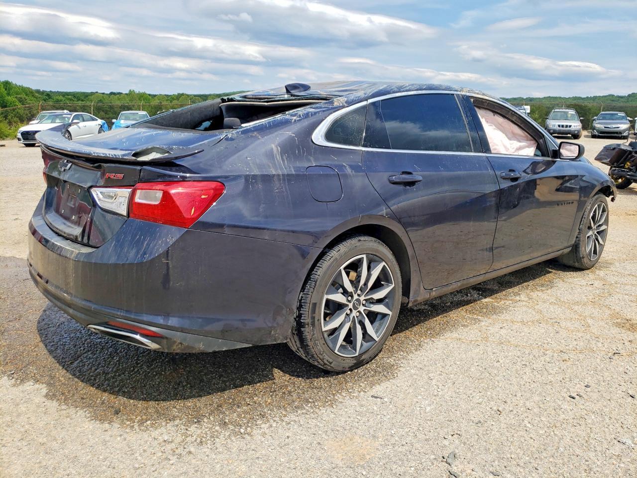 2022 Chevrolet Malibu Rs - Image 3