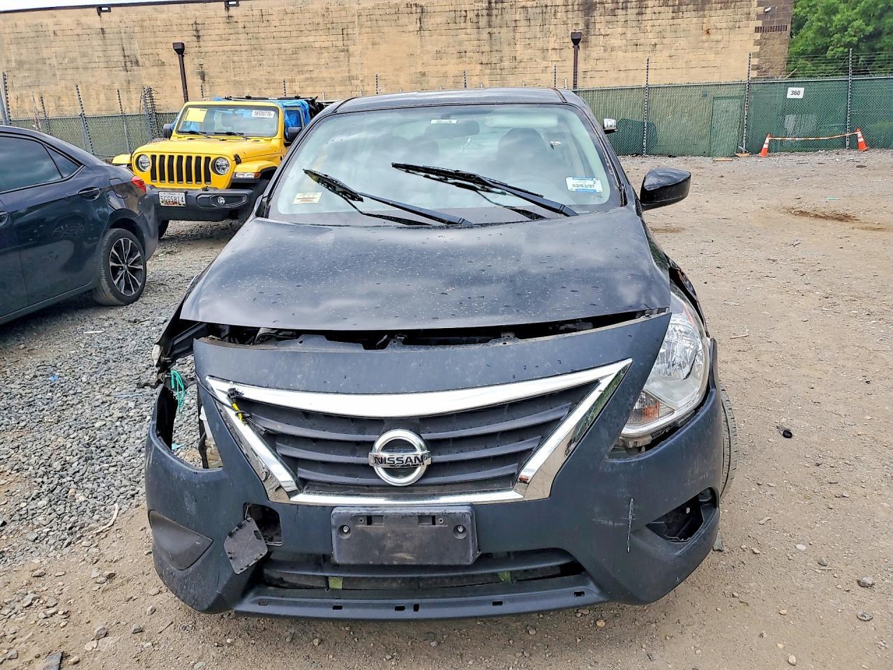 2017 Nissan Versa 1.6 S Plus - Image 5