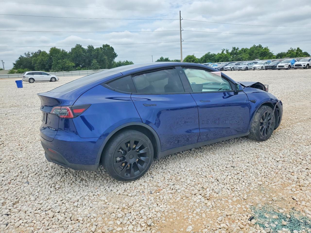 2023 Tesla Model Y - Image 3