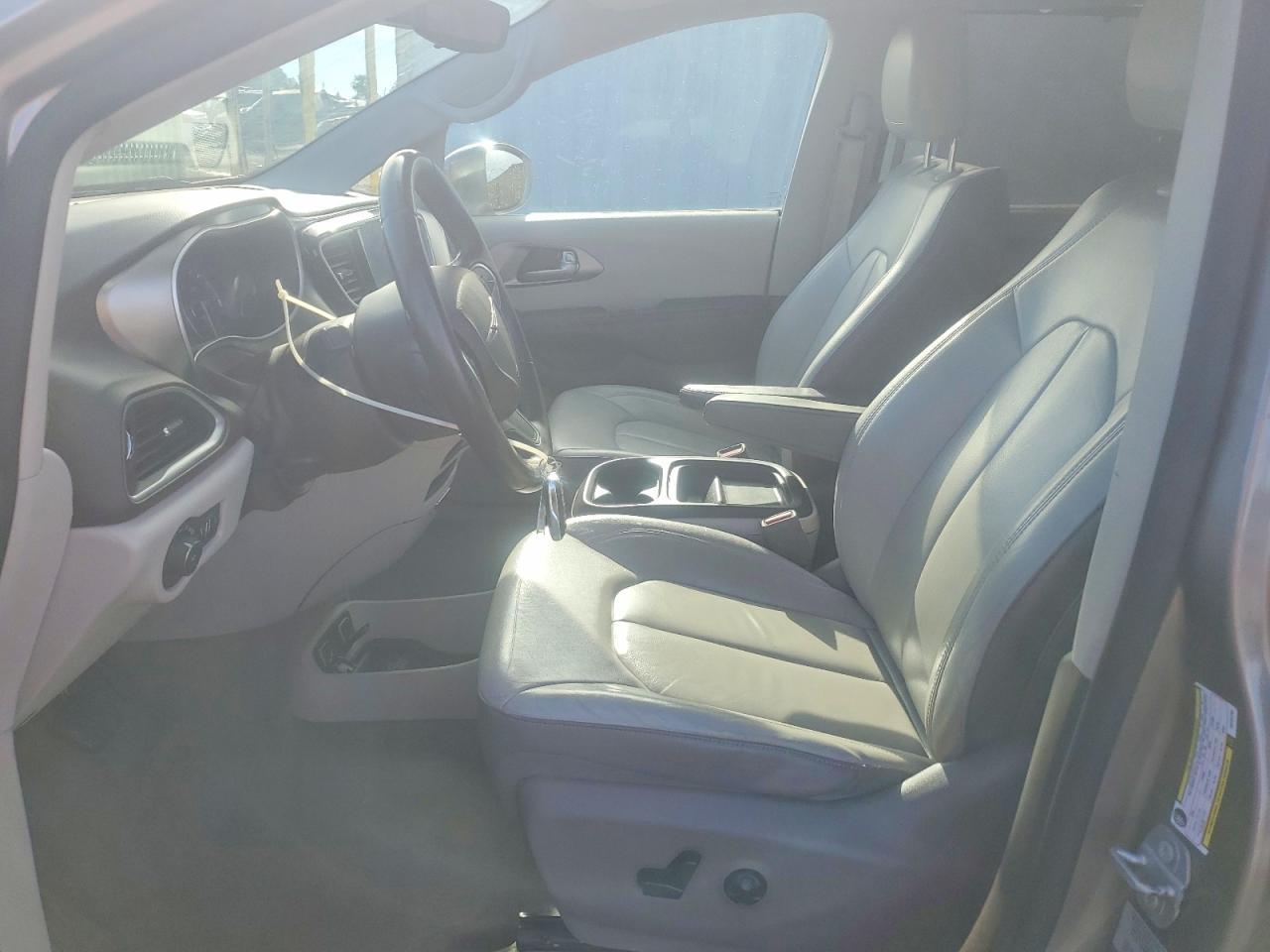 2017 Chrysler Pacifica Touring L - Фото 7
