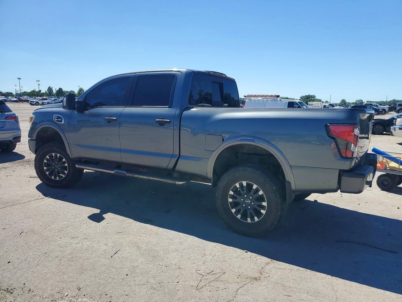 2016 Nissan Titan Xd Pro-4X - Фото 2