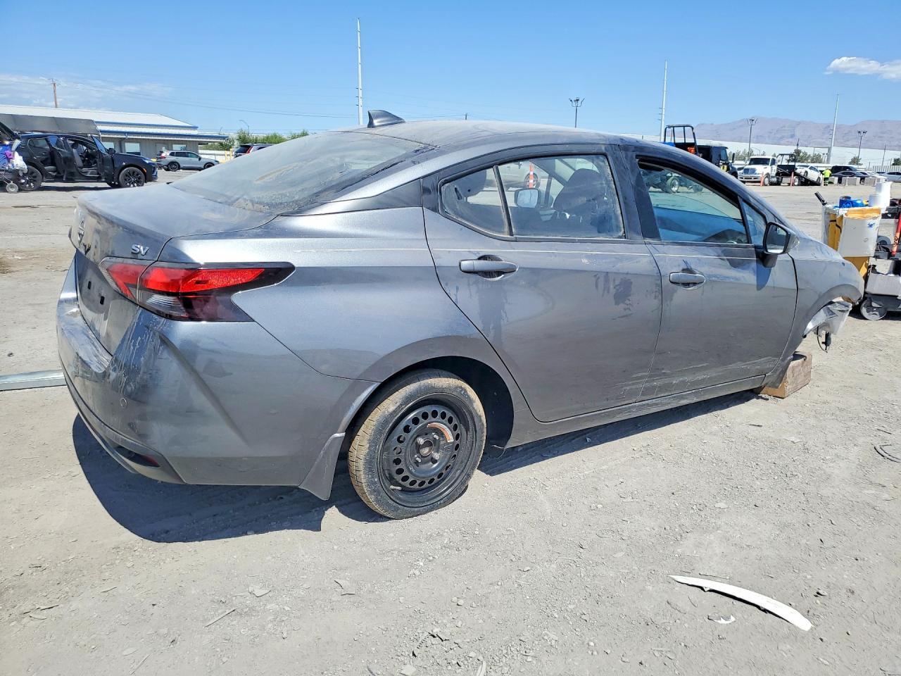 2023 Nissan Versa Sv - Фото 3