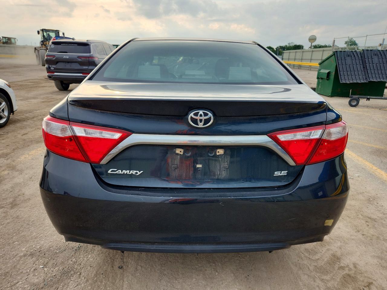 2016 Toyota Camry Se - Фото 6