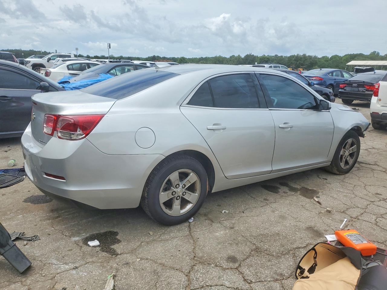 2016 Chevrolet Malibu Hybrid - Image 3