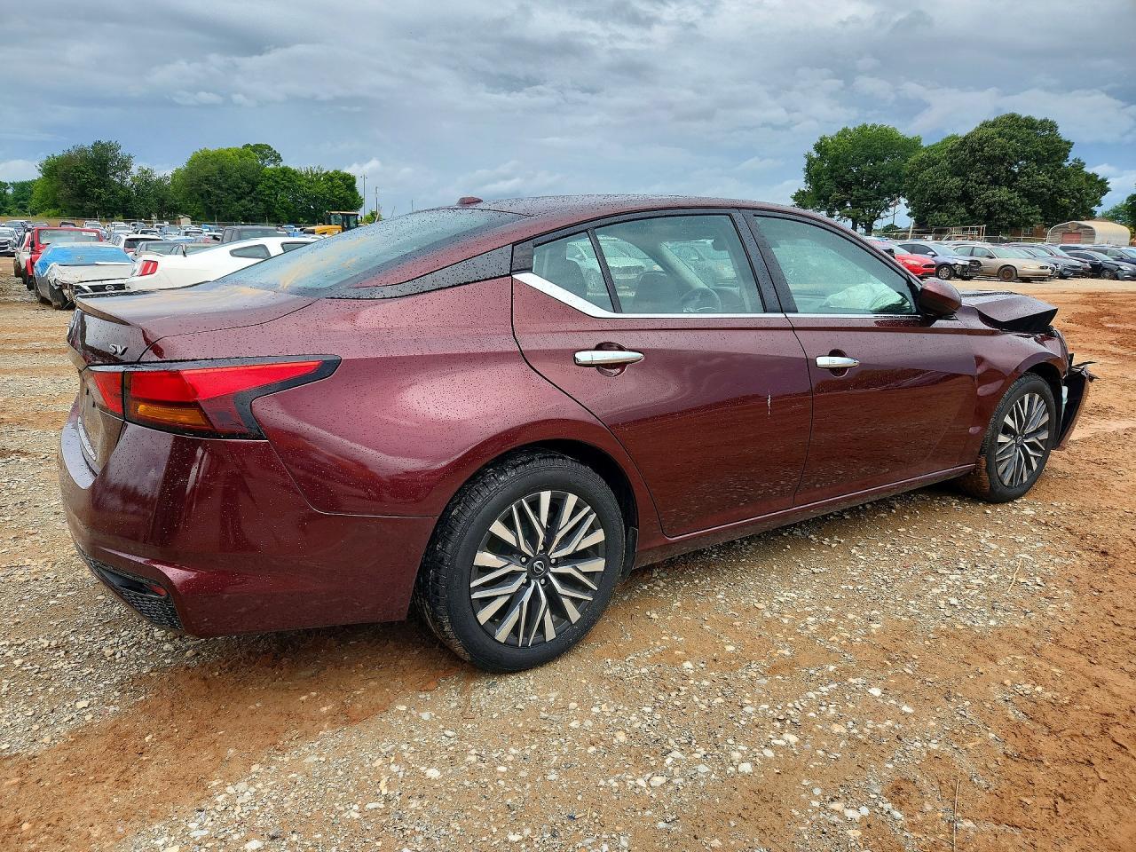 2023 Nissan Altima Sv - Фото 3