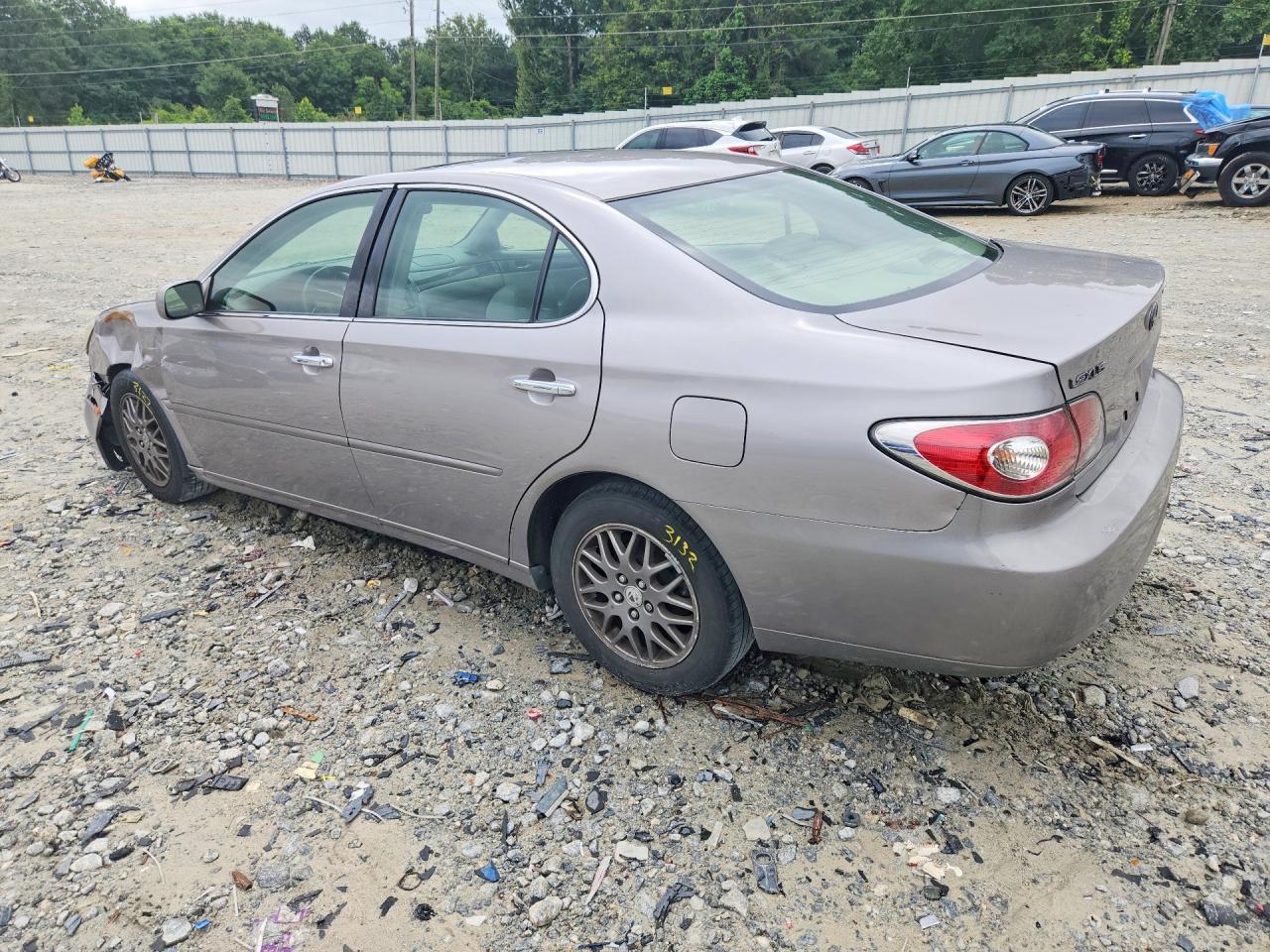 2004 Lexus Es 330 - Image 2
