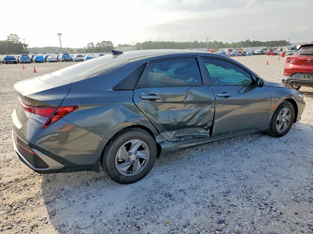 2026 Hyundai Elantra Se - Фото 3
