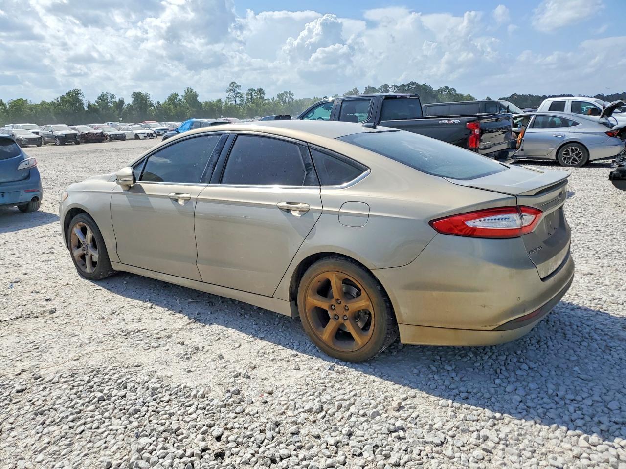 2015 Ford Fusion Se - Image 2