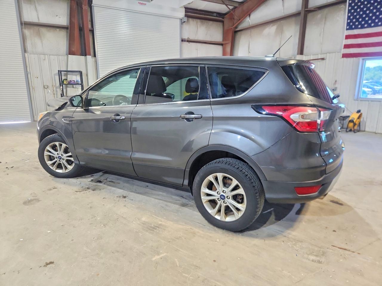 2017 Ford Escape Se - Фото 2