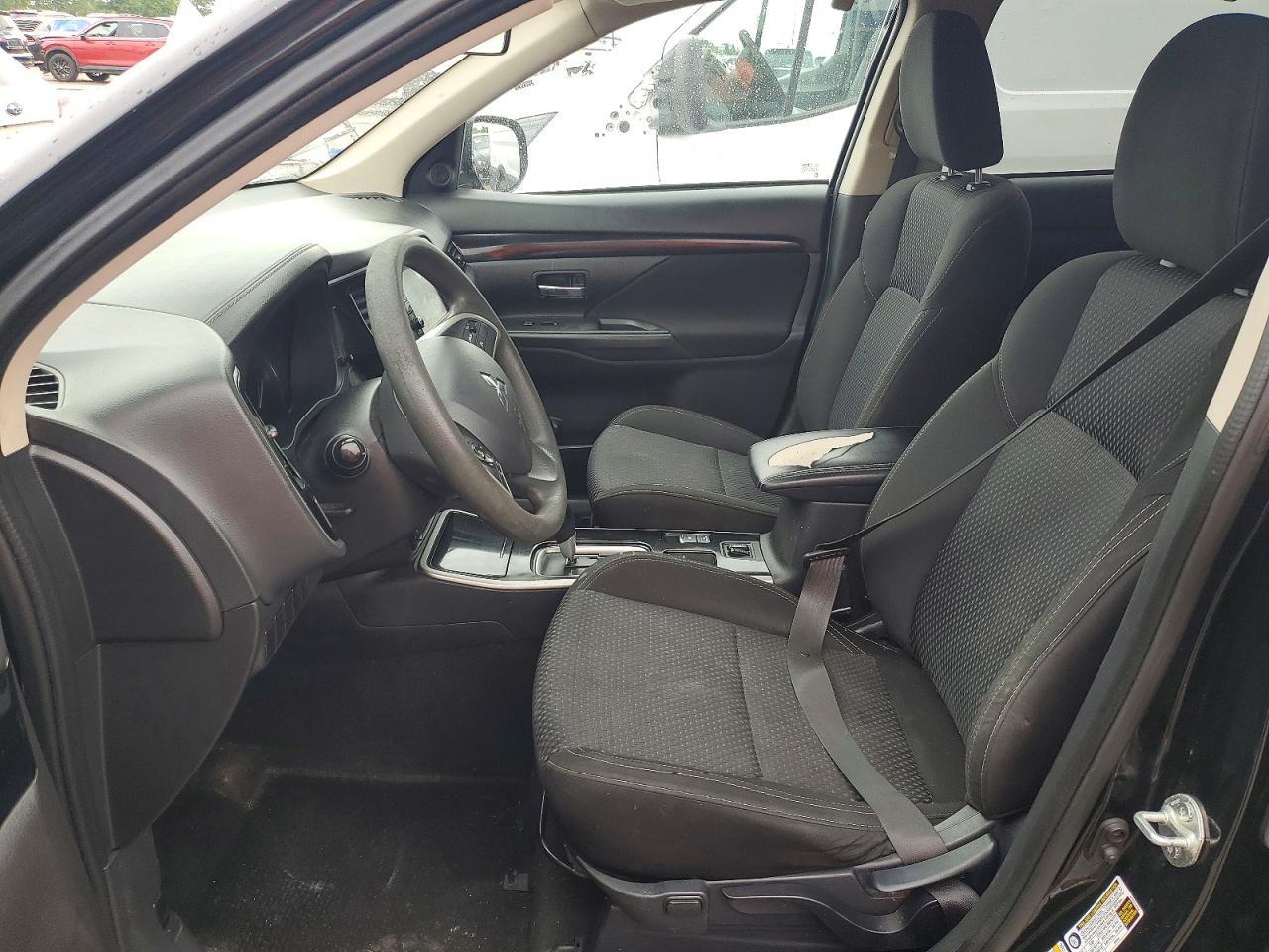 2020 Mitsubishi Outlander Es - Image 7