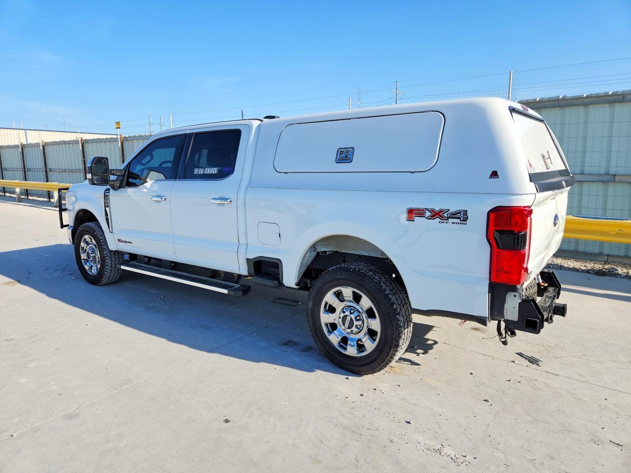 2025 Ford F250 Super Duty - Фото 2